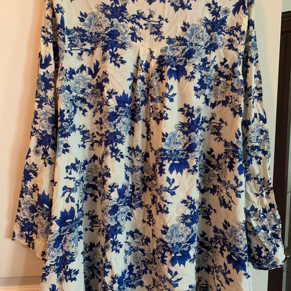 Tunic - Picture 2 of 3